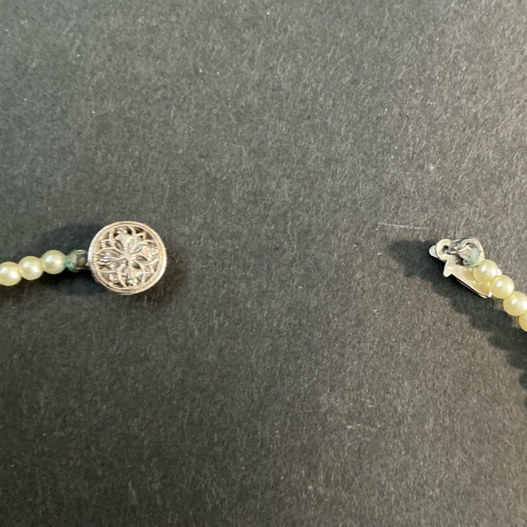 Vintage Real Pearl Necklace Classic Timeless Elegant - Picture 2 of 4